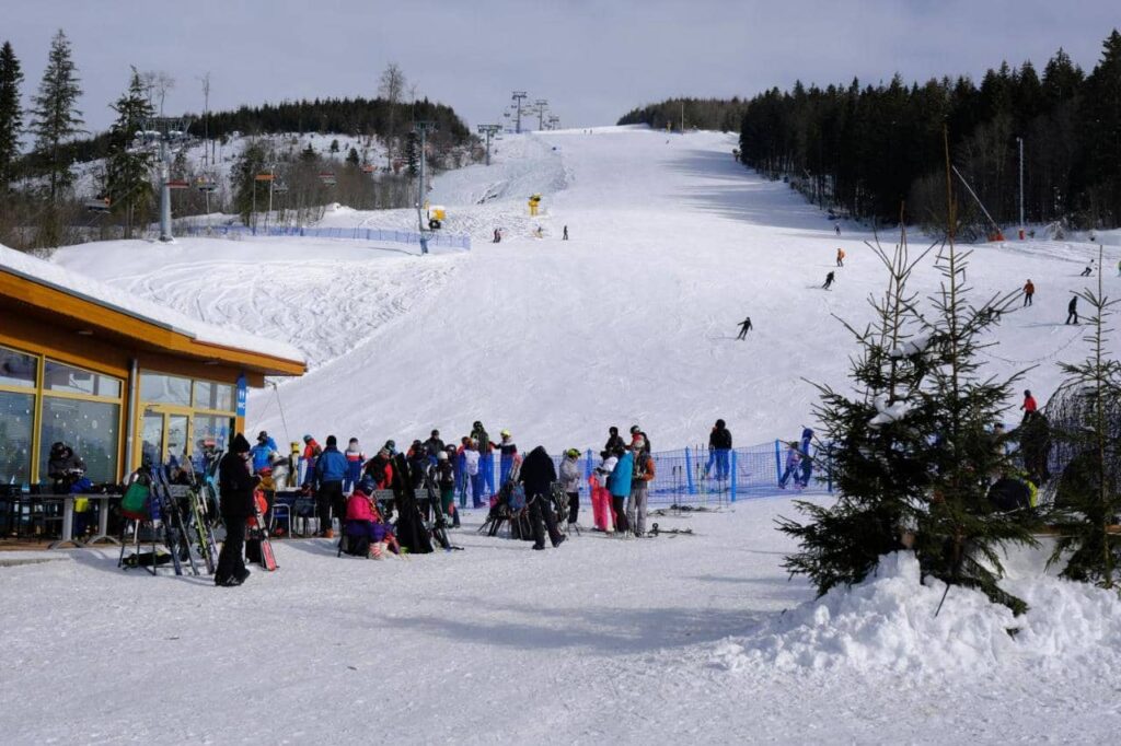 MEANDER THERMAL & SKI RESORT ORAVICE - Skigebiet direkt neben der Therme, für Gäste im Rahmen der Unterkunft kostenlos
