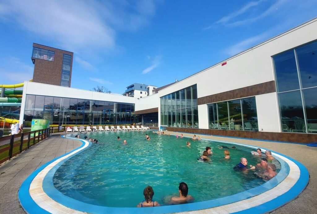 ThermalPark Nitrava - Durchschwimmbecken mit Massagedüsen