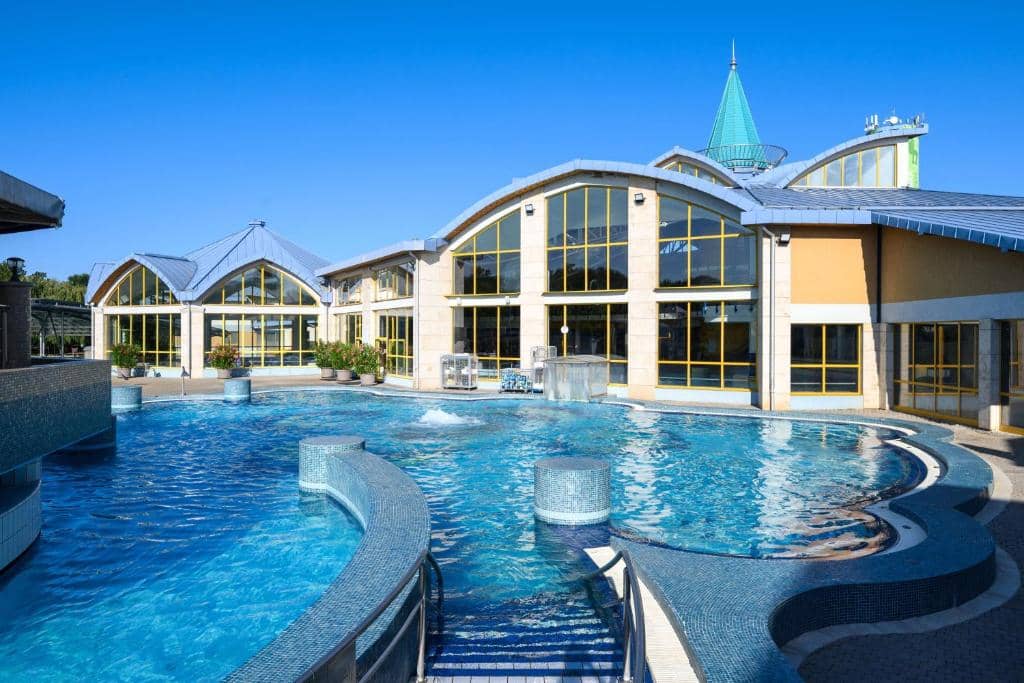 Therme Sárvár - Becken