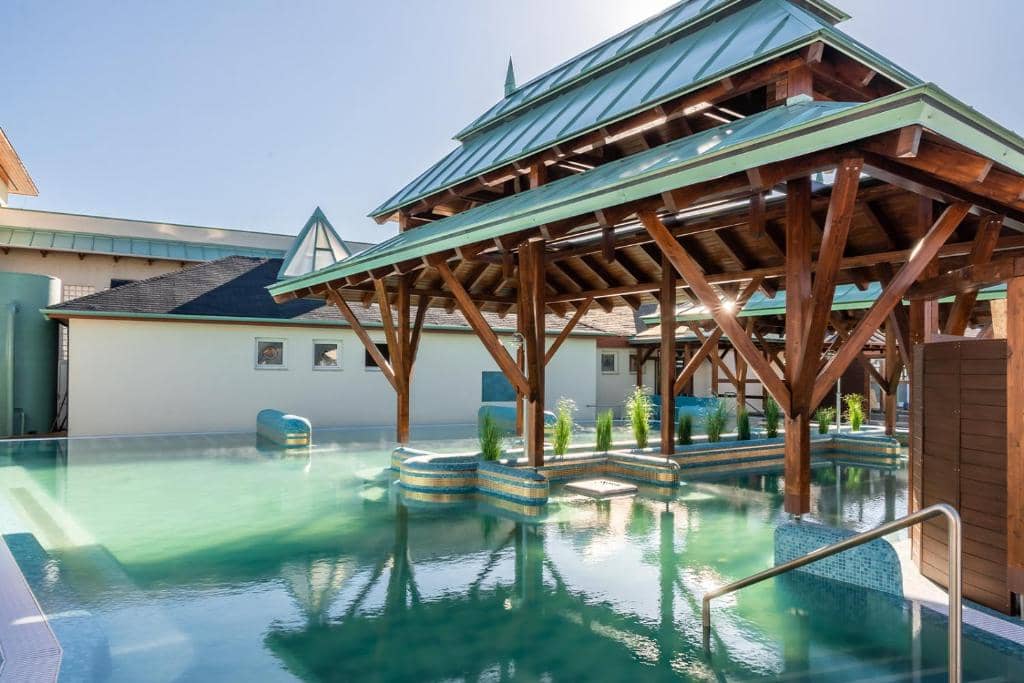 Thermalbad Mosonmagyaróvár – Becken