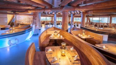 Poolbar in der Therme Erding