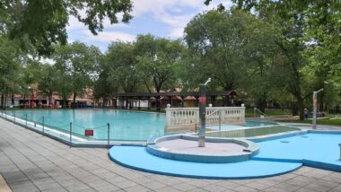 Therme Cserkeszőlő - Becken