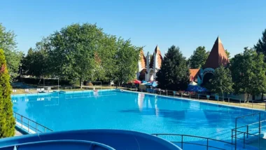 Thermalbad Végardó, Sárospatak - Becken