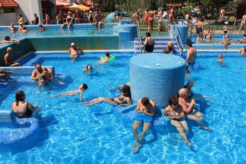 Thermalbad Végardó, Sárospatak - Becken