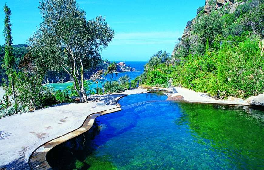 Thermalwasser in der Negombo-Therme