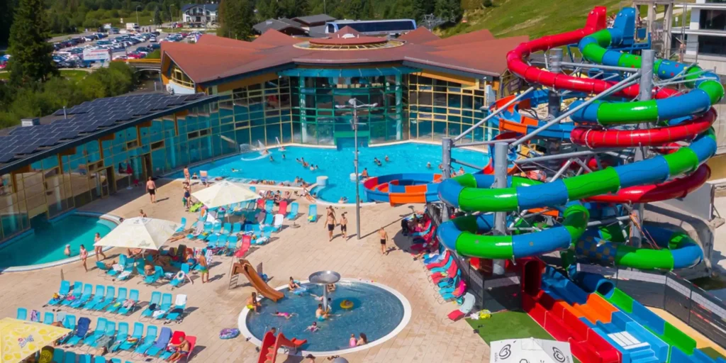 Meander Thermal & Ski Resort Oravice - Becken und Wasserrutschen